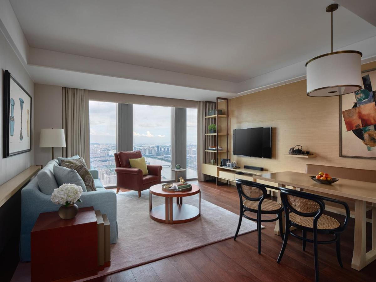 Rosewood Guangzhou, Enjoy Free Shuttle Bus Service Between The Hotel And The Canton Fair Complex During The Canton Fair Екстериор снимка